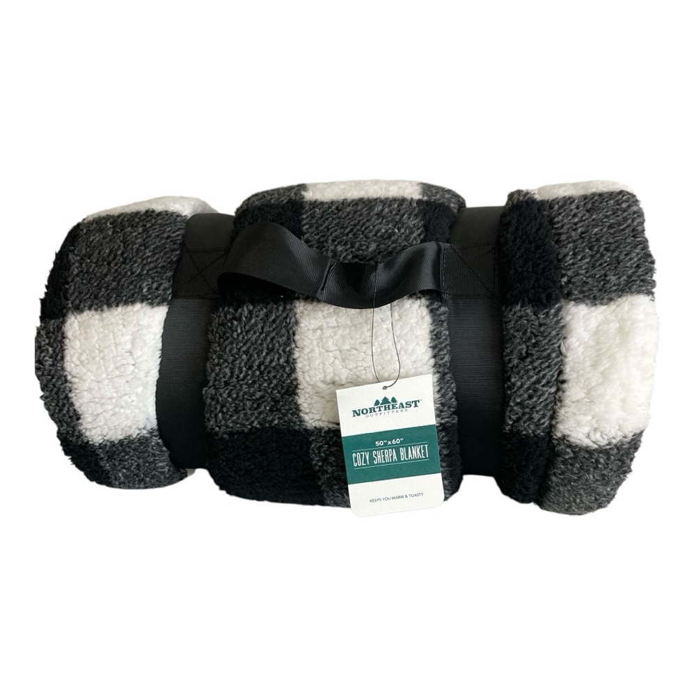 NWT Northeast Outfitters Cozy Cabin Buffalo Plaid Blanket in White/Black 50x60"